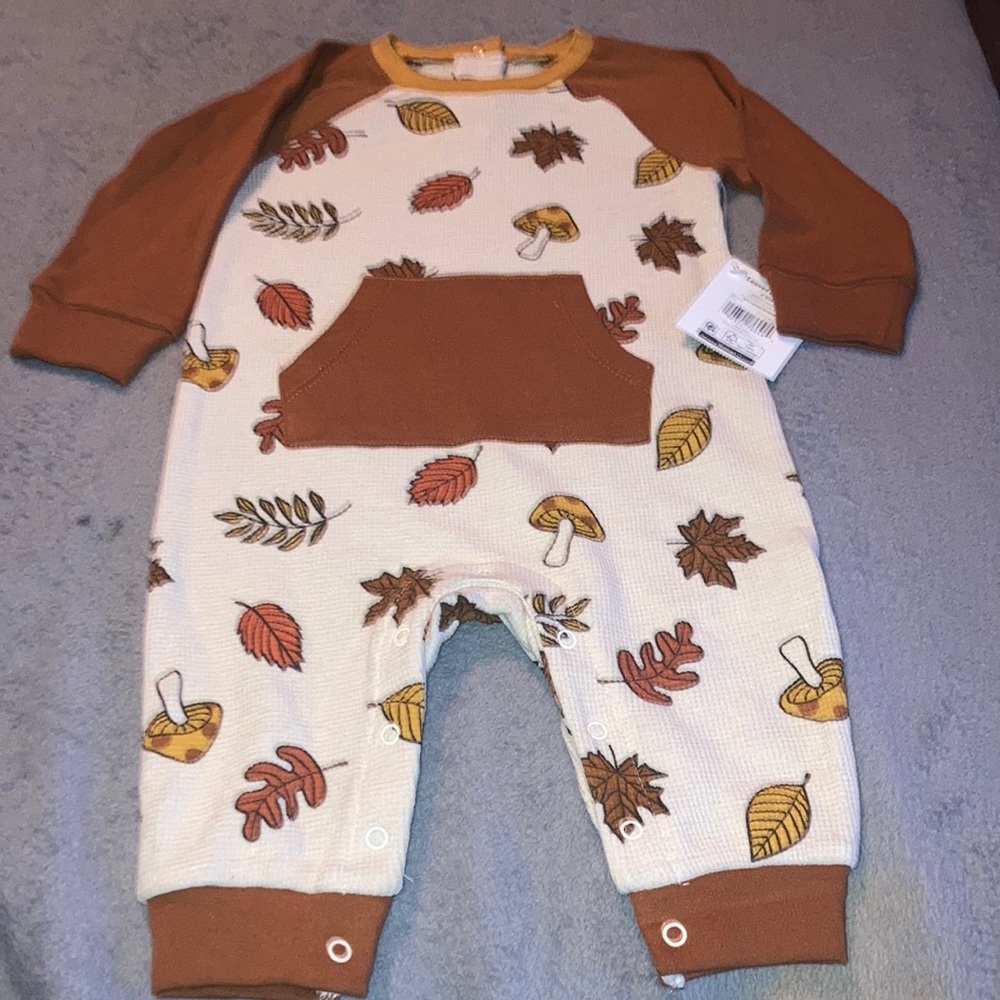 Leaves Romper, Boy or Girl, 3 to 6 months, Brand New, Tags Attached